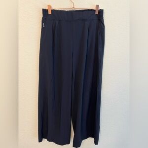 Athleta Brooklyn Wide Leg Crop Pants Women’s Size 8 Tall Navy Blue